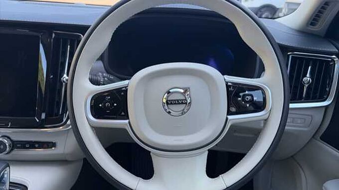 Volvo V90 Plus, T6 AWD Plug-in hybrid, Electric/Petrol, Dark