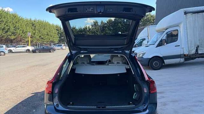Volvo V90 Plus, T6 AWD Plug-in hybrid, Electric/Petrol, Dark