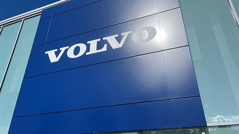 Volvo XC90 Ultra, T8 AWD Plug-in hybrid, Electric/Petrol, Dark, 7 Seats