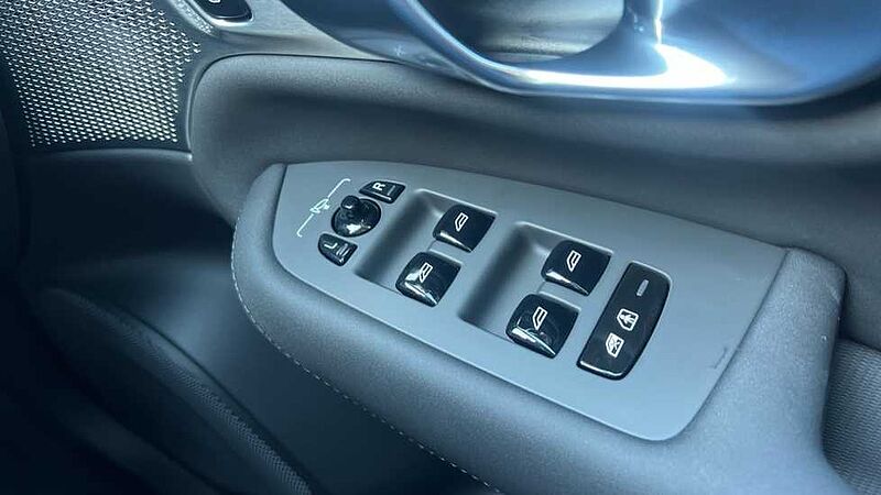 Volvo XC90 Ultra, T8 AWD Plug-in hybrid, Electric/Petrol, Dark, 7 Seats