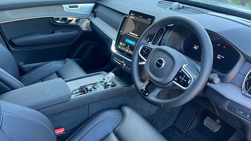 Volvo XC90 Ultra, T8 AWD Plug-in hybrid, Electric/Petrol, Dark, 7 Seats