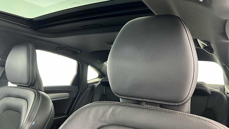 Volvo S90 Recharge R-Design, T8 AWD plug-in hybrid