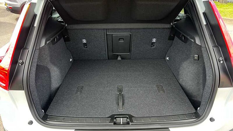Volvo XC40 Black Edition Ultra, B4 Mild hybrid, Petrol