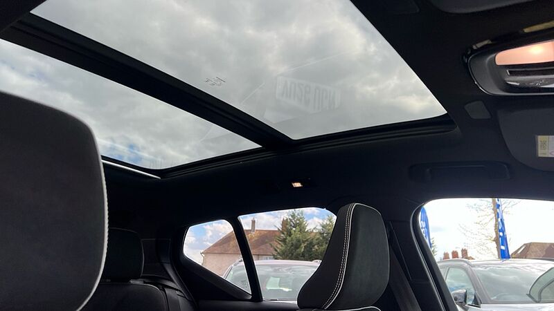 Volvo XC40 Black Edition Ultra, B4 Mild hybrid, Petrol