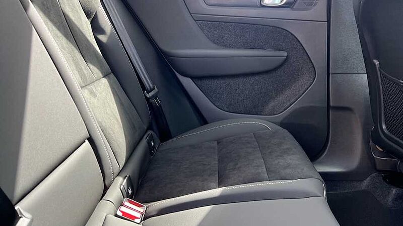 Volvo XC40 Black Edition Ultra, B4 Mild hybrid, Petrol