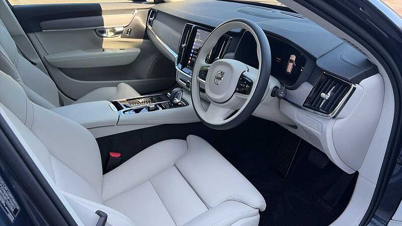 Volvo V90 Plus, T6 AWD Plug-in hybrid, Electric/Petrol, Dark