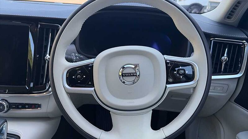 Volvo V90 Plus, T6 AWD Plug-in hybrid, Electric/Petrol, Dark