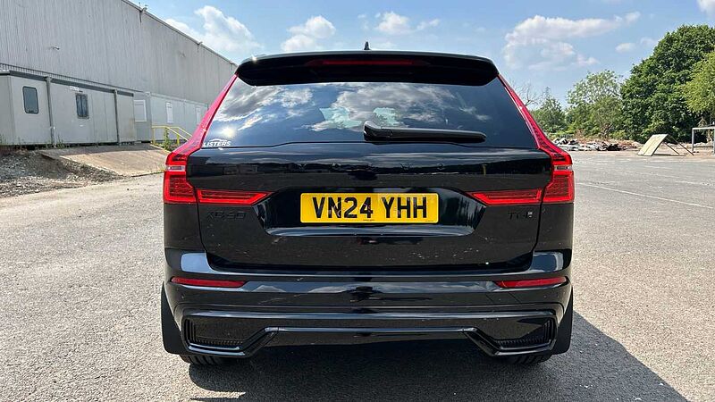 Volvo XC60 Black Edition Plus, T6 AWD Plug-in hybrid, Electric/Petrol (Panoramic Roof)