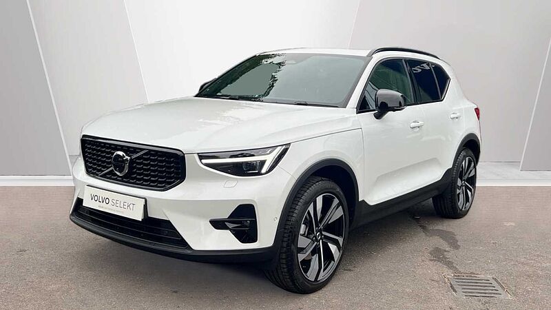 Volvo XC40 Ultimate, B4 Mild hybrid, Dark (Panoramic Roof, 360 Camera, Harman Kardon)