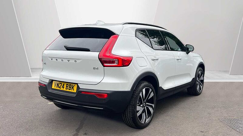 Volvo XC40 Ultimate, B4 Mild hybrid, Dark (Panoramic Roof, 360 Camera, Harman Kardon)