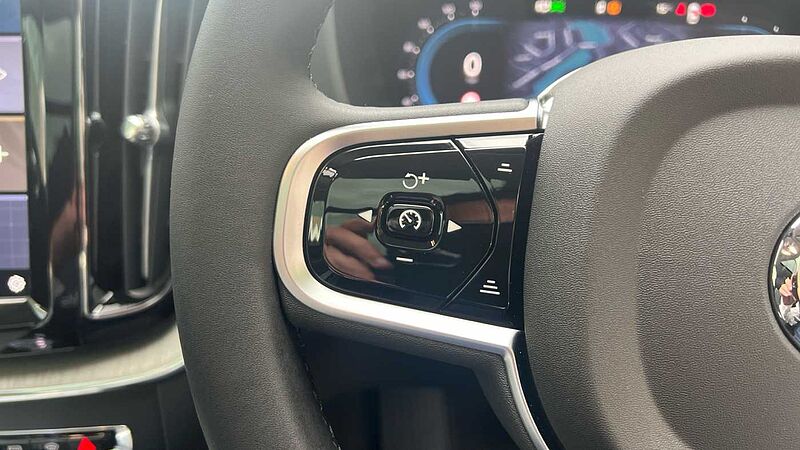 Volvo XC60 Ultra, T8 AWD Plug-in hybrid, Electric/Petrol (Panoramic Roof, Air Suspension)