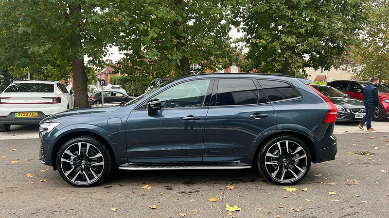 Volvo XC60 Ultra, T8 AWD Plug-in hybrid, Electric/Petrol (Panoramic Roof, Air Suspension)