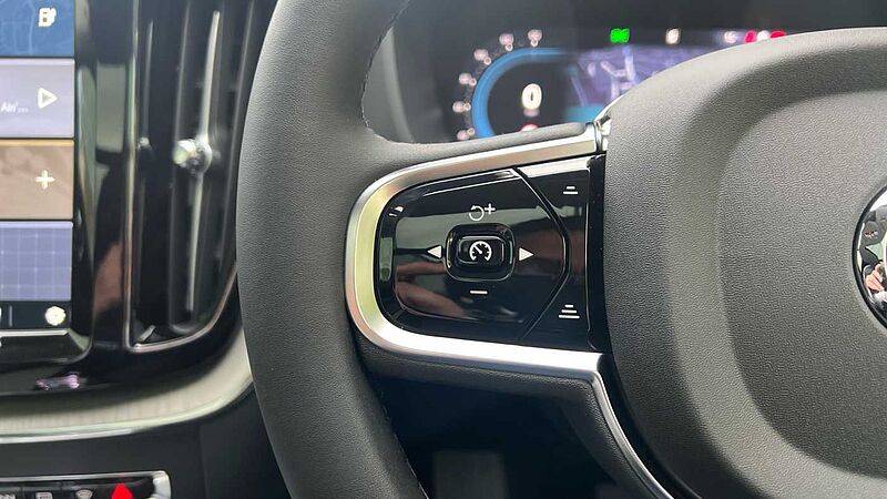 Volvo XC60 Ultra, T8 AWD Plug-in hybrid, Electric/Petrol, Bright(Panoramic Roof, 360 Camera)