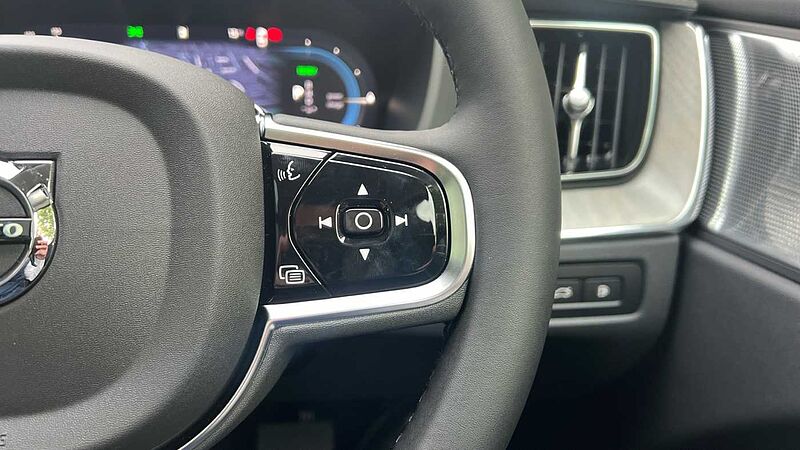 Volvo XC60 Ultra, T8 AWD Plug-in hybrid, Electric/Petrol, Bright(Panoramic Roof, 360 Camera)