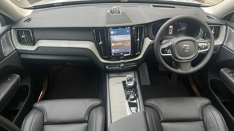 Volvo XC60 Ultra, T8 AWD Plug-in hybrid, Electric/Petrol, Bright(Panoramic Roof, 360 Camera)