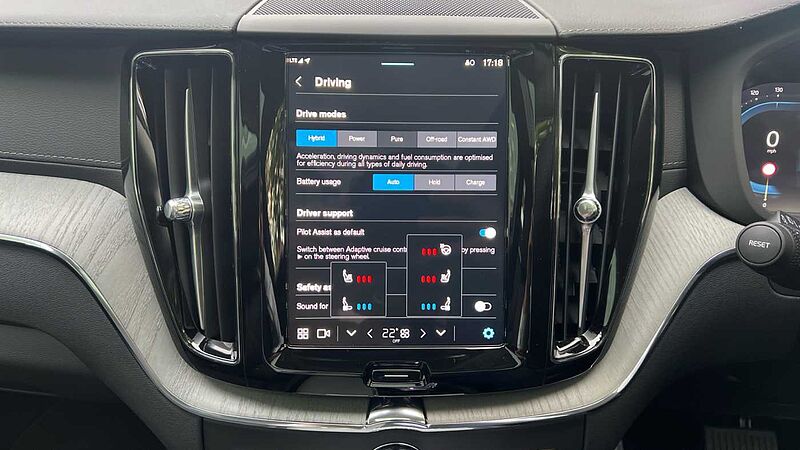 Volvo XC60 Ultra, T8 AWD Plug-in hybrid, Electric/Petrol, Bright(Panoramic Roof, 360 Camera)
