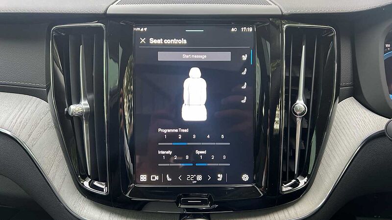 Volvo XC60 Ultra, T8 AWD Plug-in hybrid, Electric/Petrol, Bright(Panoramic Roof, 360 Camera)