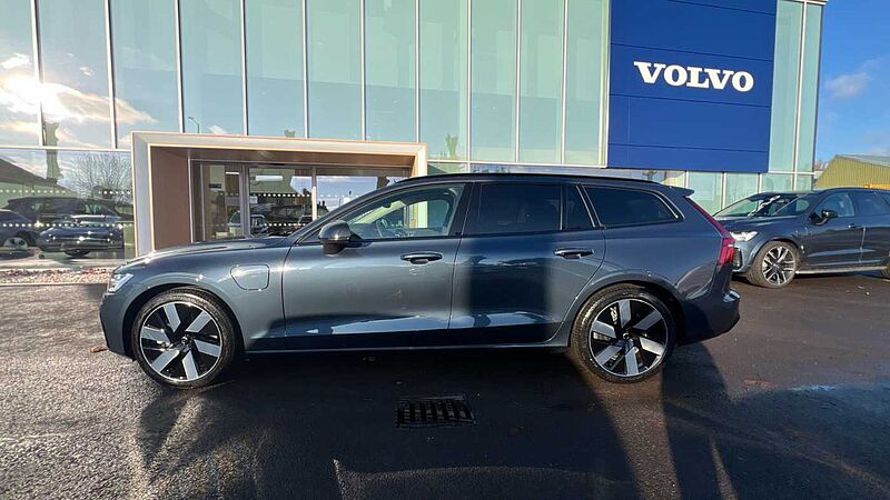 Volvo V60 Plus, T6 AWD Plug-in hybrid, Electric/Petrol, Dark