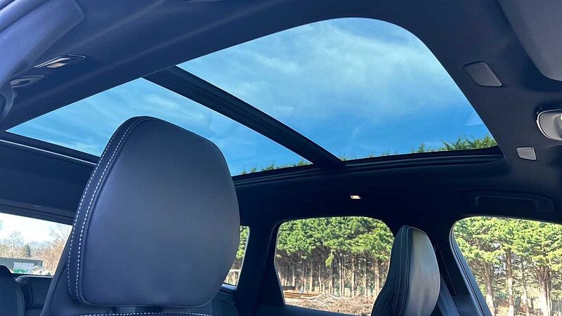 Volvo XC60 Black Edition Plus, T6 AWD Plug-in hybrid, Electric/Petrol (Panoramic Roof)