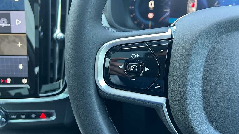 Volvo V90 Ultra, T8 AWD Plug-in hybrid, Electric/Petrol, Dark (Bowers & Wilkins)