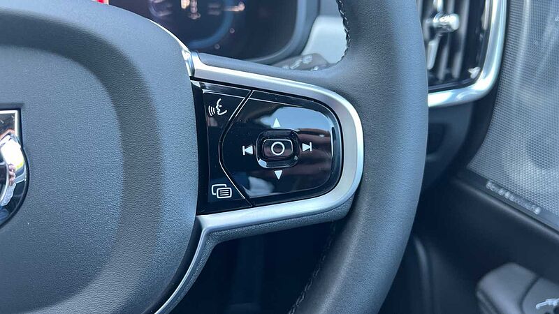 Volvo V90 Ultra, T8 AWD Plug-in hybrid, Electric/Petrol, Dark (Bowers & Wilkins)