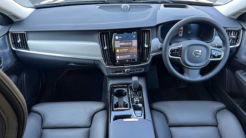 Volvo V90 Ultra, T8 AWD Plug-in hybrid, Electric/Petrol, Dark (Bowers & Wilkins)