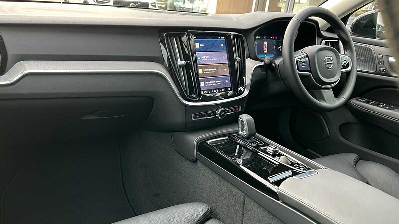 Volvo V60 Ultra, T8 AWD Plug-in hybrid, Electric/Petrol, Dark (Panoramic Roof)