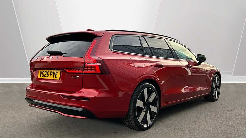 Volvo V60 Ultra, T8 AWD Plug-in hybrid, Electric/Petrol, Dark (Panoramic Roof)