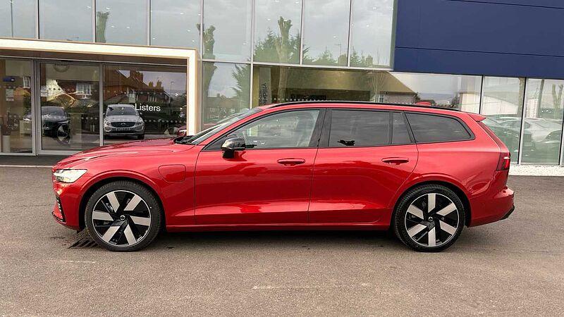 Volvo V60 Ultra, T8 AWD Plug-in hybrid, Electric/Petrol, Dark (Panoramic Roof)