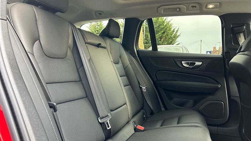 Volvo V60 Ultra, T8 AWD Plug-in hybrid, Electric/Petrol, Dark (Panoramic Roof)