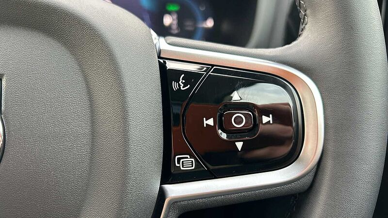 Volvo V60 Ultra, T8 AWD Plug-in hybrid, Electric/Petrol, Dark (Panoramic Roof)