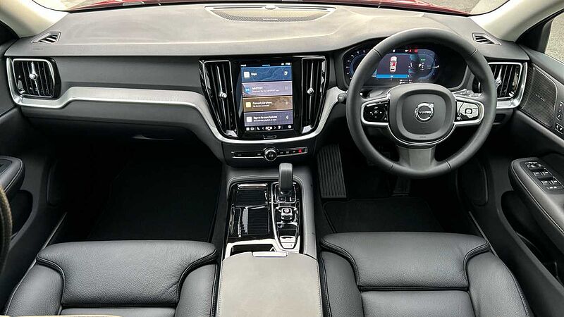 Volvo V60 Ultra, T8 AWD Plug-in hybrid, Electric/Petrol, Dark (Panoramic Roof)