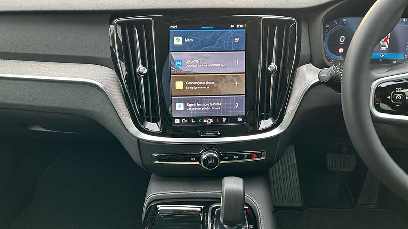 Volvo V60 Ultra, T8 AWD Plug-in hybrid, Electric/Petrol, Dark (Panoramic Roof)