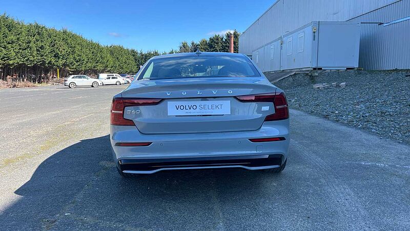 Volvo S60 Recharge Plus, T8 AWD Plug-in hybrid, Electric/Petrol, Dark