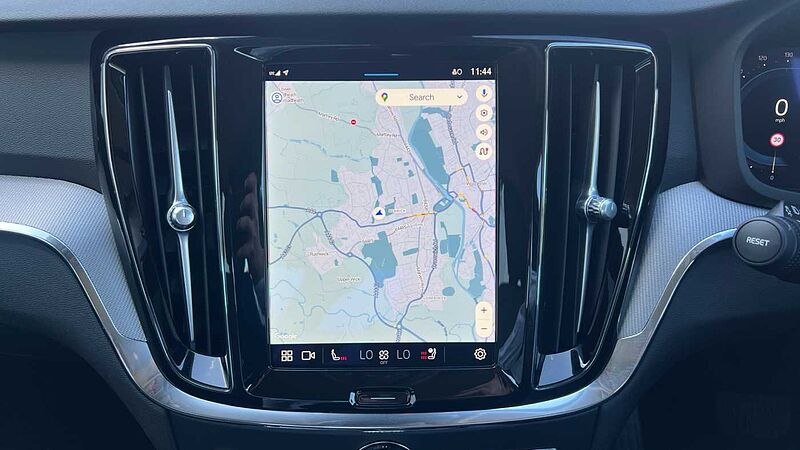 Volvo S60 Recharge Plus, T8 AWD Plug-in hybrid, Electric/Petrol, Dark