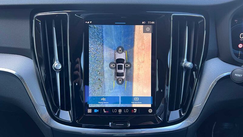 Volvo S60 Recharge Plus, T8 AWD Plug-in hybrid, Electric/Petrol, Dark