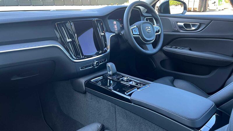 Volvo S60 Recharge Plus, T8 AWD Plug-in hybrid, Electric/Petrol, Dark