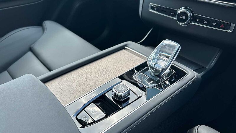 Volvo XC90 Plus, T8 AWD Plug-in hybrid, Electric/Petrol, Dark, 7 Seats