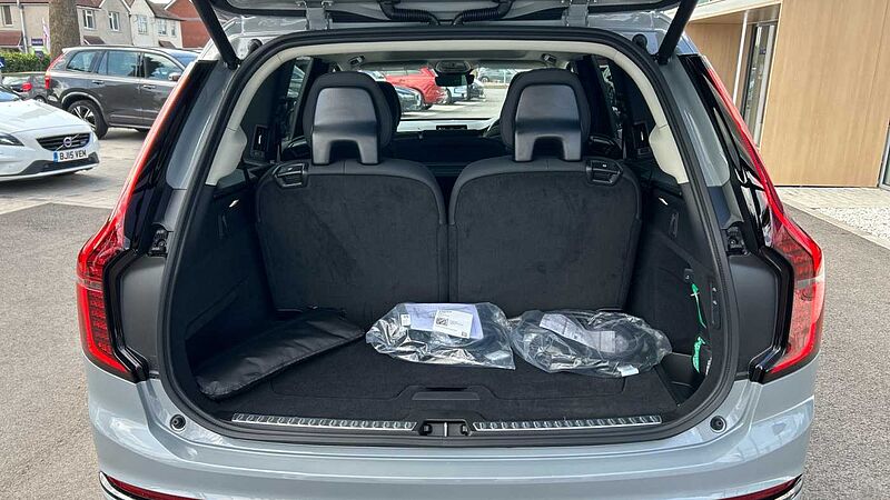 Volvo XC90 Plus, T8 AWD Plug-in hybrid, Electric/Petrol, Dark, 7 Seats