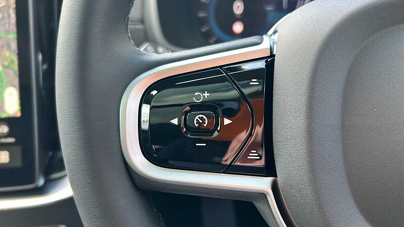 Volvo XC90 Plus, T8 AWD Plug-in hybrid, Electric/Petrol, Dark, 7 Seats