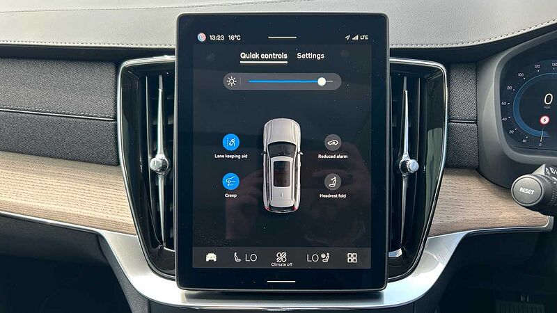 Volvo XC90 Plus, T8 AWD Plug-in hybrid, Electric/Petrol, Dark, 7 Seats