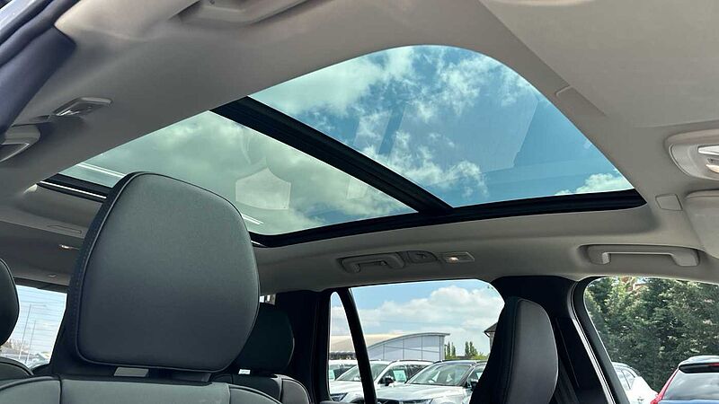Volvo XC90 Plus, T8 AWD Plug-in hybrid, Electric/Petrol, Dark, 7 Seats
