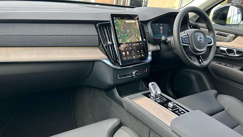 Volvo XC90 Plus, T8 AWD Plug-in hybrid, Electric/Petrol, Dark, 7 Seats