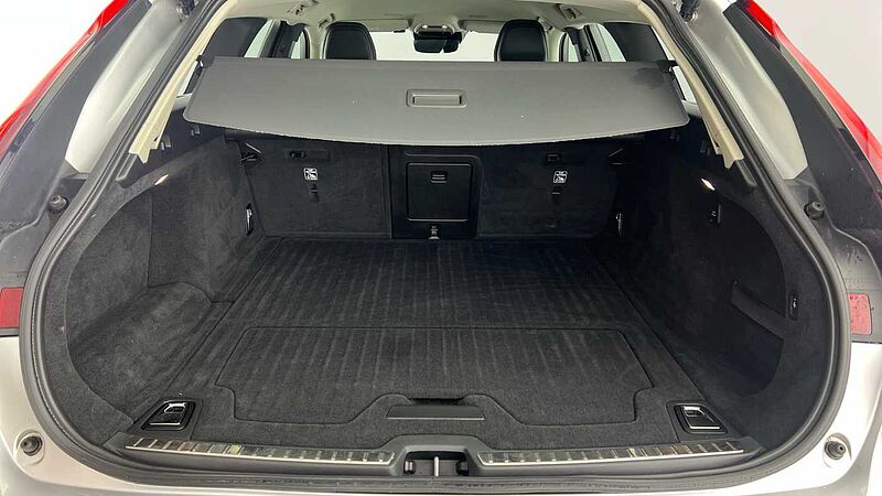Volvo V90 2.0TD B4 (197bhp) AWD Auto 2021MY Cross Country (Pilot Assist, Heated Seats)