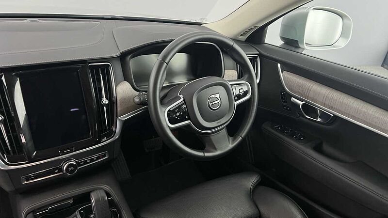 Volvo V90 2.0TD B4 (197bhp) AWD Auto 2021MY Cross Country (Pilot Assist, Heated Seats)