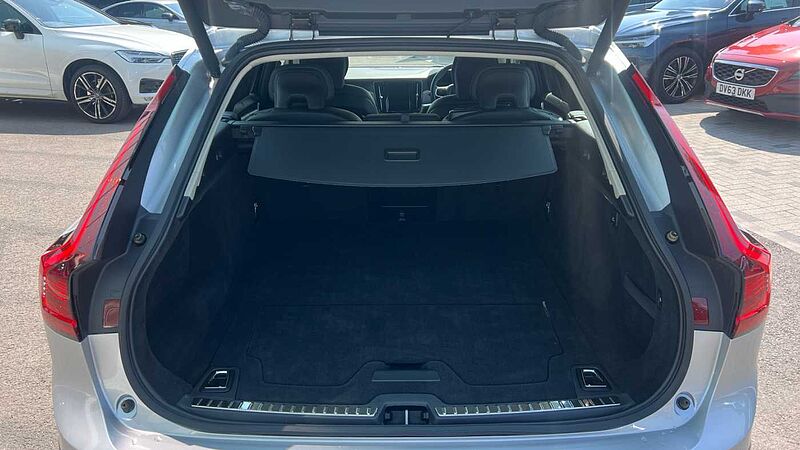 Volvo V90 2.0TD B4 (197bhp) AWD Auto 2021MY Cross Country (Pilot Assist, Heated Seats)