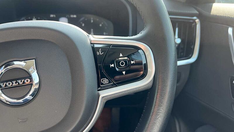 Volvo V90 2.0TD B4 (197bhp) AWD Auto 2021MY Cross Country (Pilot Assist, Heated Seats)