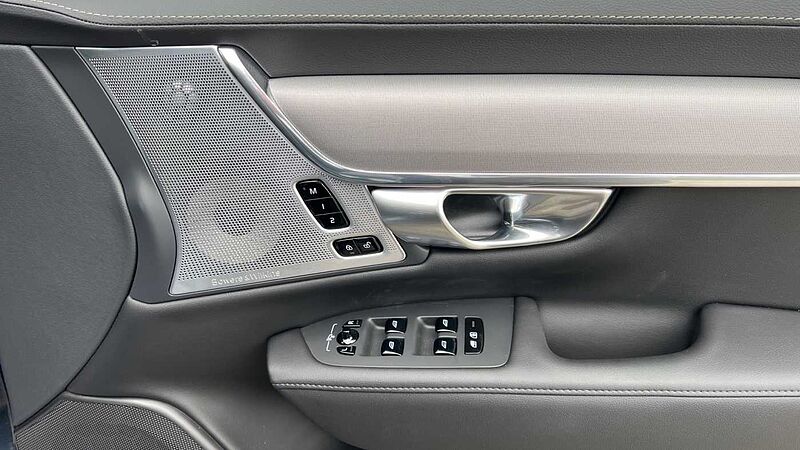 Volvo S90 Recharge Ultimate, T8 AWD plug-in hybrid, Dark ( BLIS. 360 Camera, Towbar )