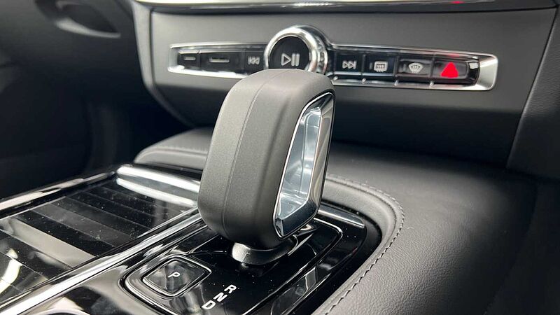 Volvo S90 Recharge Plus, T8 AWD plug-in hybrid, Dark (360 Camera, BLIS, Apple Carplay)