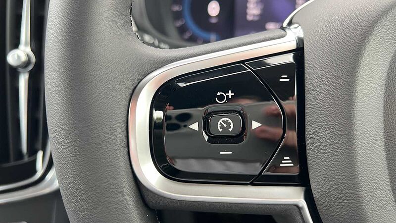Volvo S90 Recharge Plus, T8 AWD plug-in hybrid, Dark (360 Camera, BLIS, Apple Carplay)